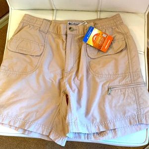Columbia Hiking Shorts.  Great Condition. Size Small. Dimensions shown in photos
